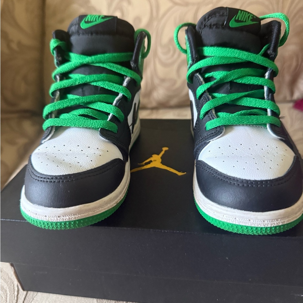 Jordan 1 Retro High OG Nike Kids Shoes - Black and Green